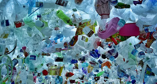 Ecco la mappa delle \"rotte\" che tonnellate di plastica formano negli oceani