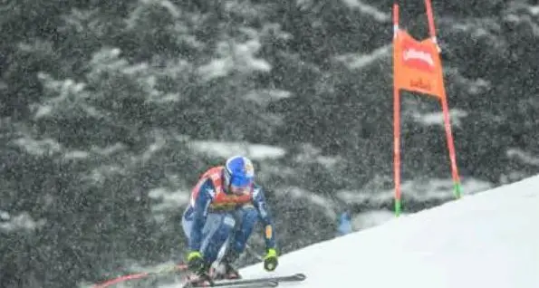 Saalbach, discesa annullata per nebbia e neve dopo 9 concorrenti: Paris era al comando