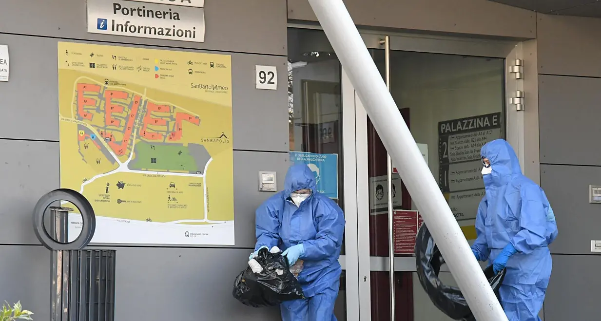 Conclusi i tamponi a 221 universitari, ma restano in isolamento: da domani la Protezione Civile porterà loro i pasti