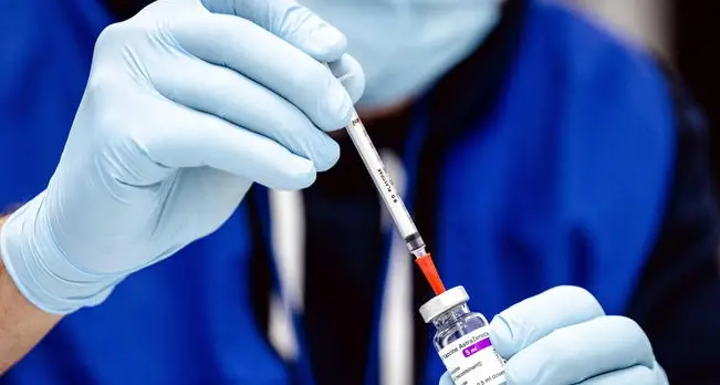 Sequestro per un altro lotto Astrazeneca: indagine dal Piemonte dopo un decesso, dosi arrivate anche in Trentino