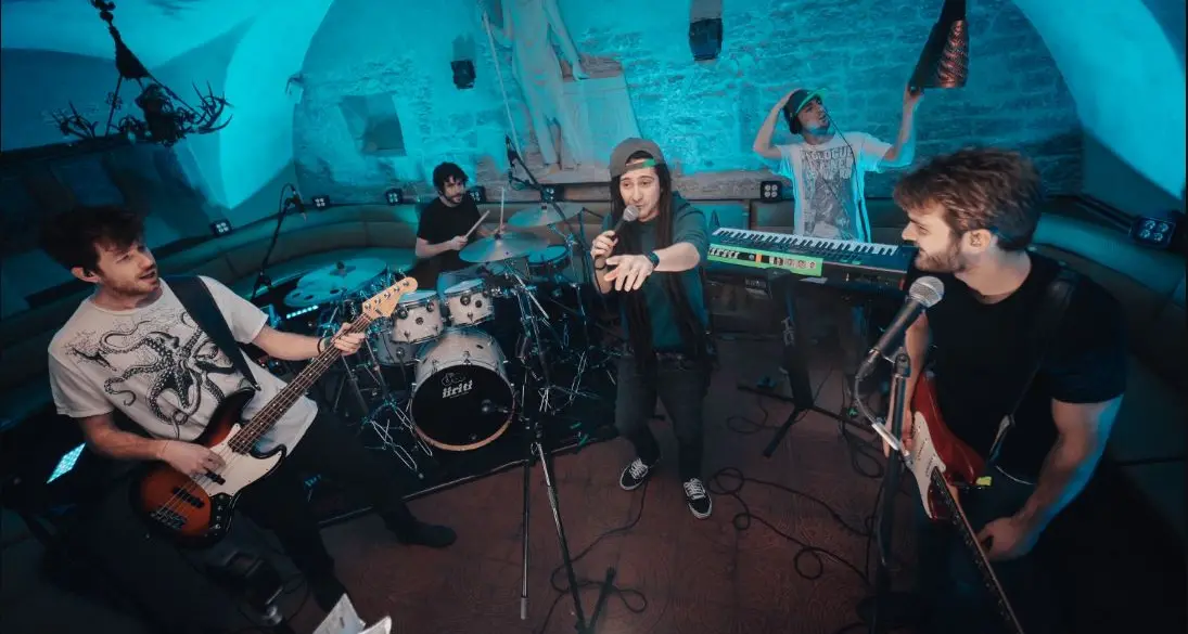 Fa centro il viaggio virtuale in 3D del Rebel Rootz