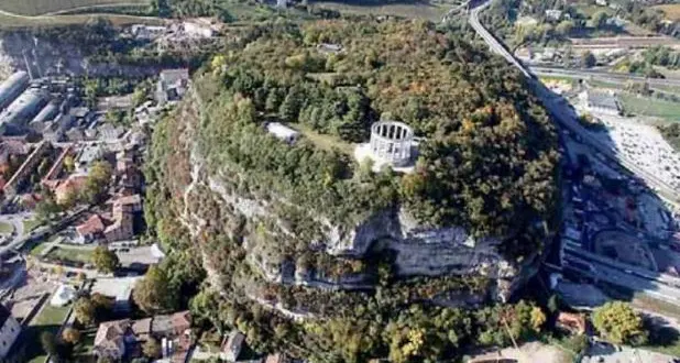 Troppa vegetazione spontanea, il Doss Trento è da valorizzare