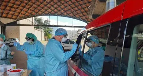 Trentino ancora in zona rossa: indice Rt stabile e resta alta l'incidenza dei contagi