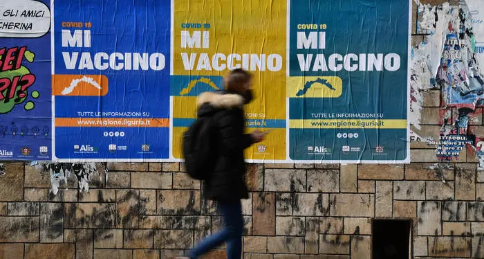 Chi è fuori regione per motivi di lavoro potrà essere vaccinato anche se non residente