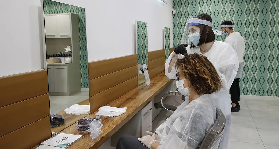Parrucchieri ed estetisti: fateci aprire in zona rossa, altrimenti proliferano gli abusivi