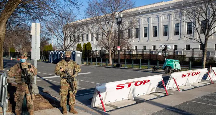 Capitol Hill, auto travolge due agenti: scatta lo stato di massima allerta