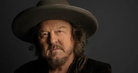 Pandemia, Zucchero rinvia di un anno i 14 concerti previsti all'Arena di Verona
