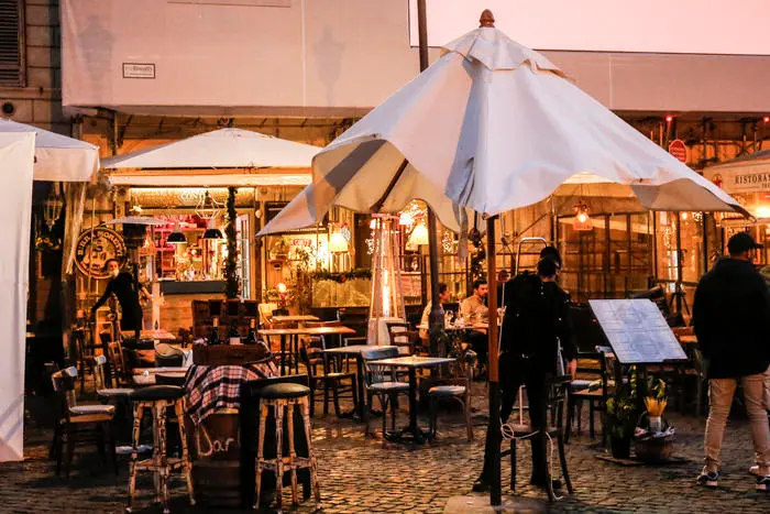 Bars and restaurants closed on the last day before further restrictions will start from tomorrow in most of the Italian regions to fight the spread of Covid-19, piazza Campo dei Fiori, Rome 14 March 2021. ANSA / FABIO FRUSTACI