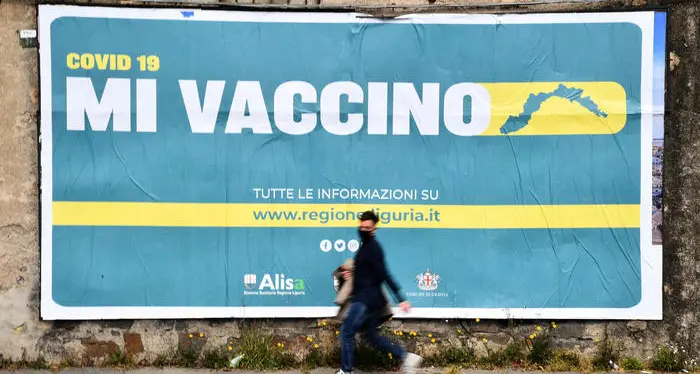 In Italia non grave il 92,7% delle 40mila reazioni avverse su 9 milioni di somministrazioni