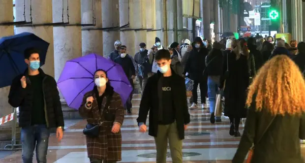 Continua la lenta decrescita dei contagi, ma anche oggi 429 decessi