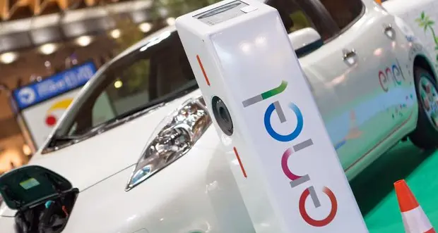 Entro il 2035 le grandi aziende vogliono solo auto elettriche in Europa