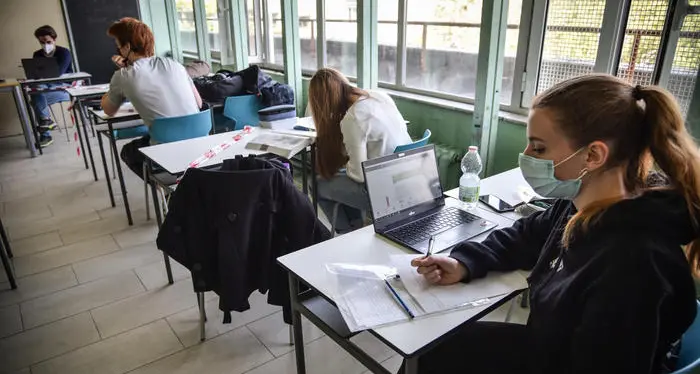 L'annuncio dell'assessore Bisesti: «Tutti in presenza al 100% prima di giugno»