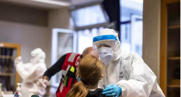 Uso dei test rapidi: lo scontro tra il prof. Crisanti e la sanità veneta guidata dal trentino Flor