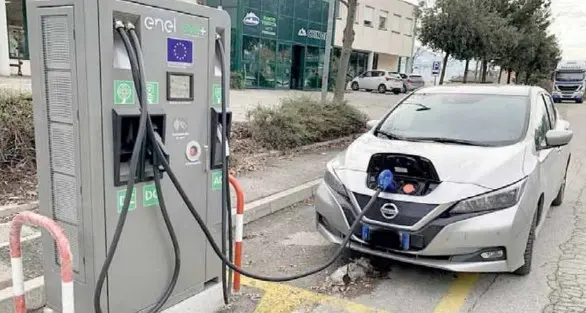 Si punta a 40 aree di servizio per le auto elettriche