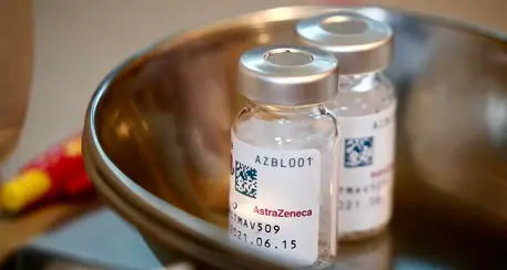 La Norvegia rinuncia ad AstraZeneca e sospende Johnson & Johnson