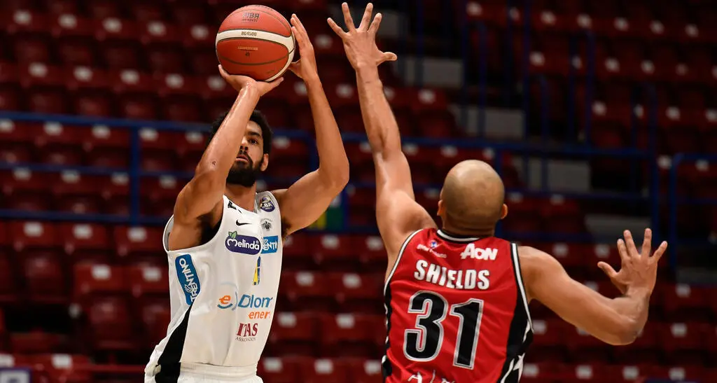 Per l'Aquila è amara anche gara 2: l'Olimpia Milano vince 93-79