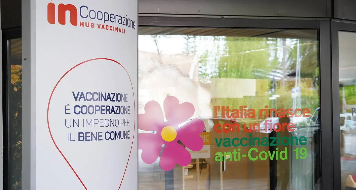 Aperto a Cavalese il primo hub vaccinale della Cooperazione
