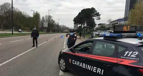 Ladri sopresi nella villa di un gioielliere: sparano un colpo e lo feriscono