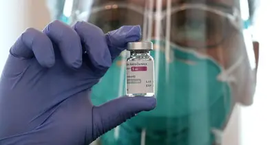 Aifa: via libera al mix di vaccini per gli under 60 che hanno ricevuto la prima dose di AstraZeneca