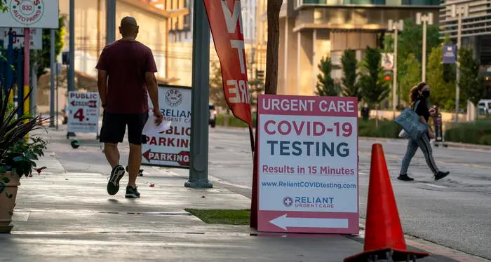 La California revoca gran parte delle restrizioni anti-covid