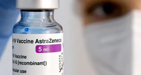 Corea del Sud, mancano dosi di AstraZeneca: richiami con Pfizer