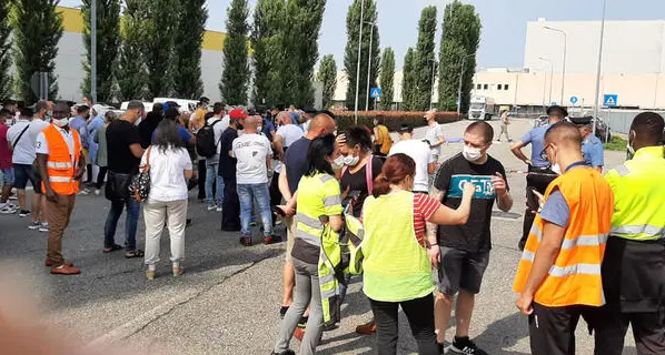 Sindacalista muore travolto da un camion durante una manifestazione: arrestato l'autista