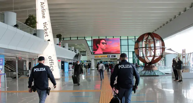 Quarantena per arrivi dalla Gran Bretagna. Ingressi da Ue, Usa, Giappone e Canada: attivo il green pass