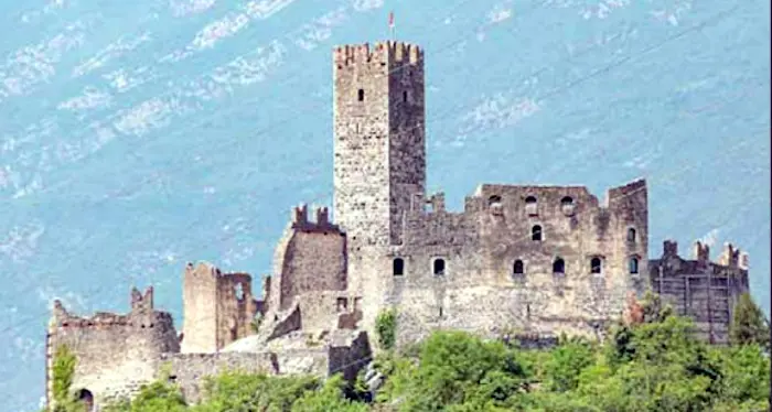 L'assessore Bisesti promette: «Presto i soldi per far rinascere Castello e borgo»