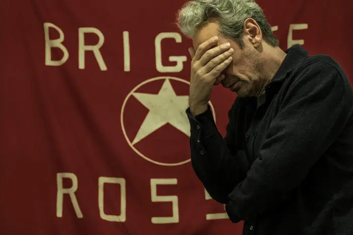 FOTO DELLE FICTION RAI ESTERNO NOTTE - Fabrizio Gifuni