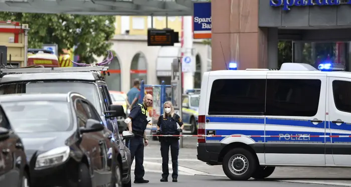 Wurzburg, aggredisce i passanti con il coltello: tre morti e 15 feriti