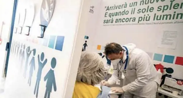 Trecento operatori sanitari al Tar contro l'obbligo di vaccinazione anti-covid
