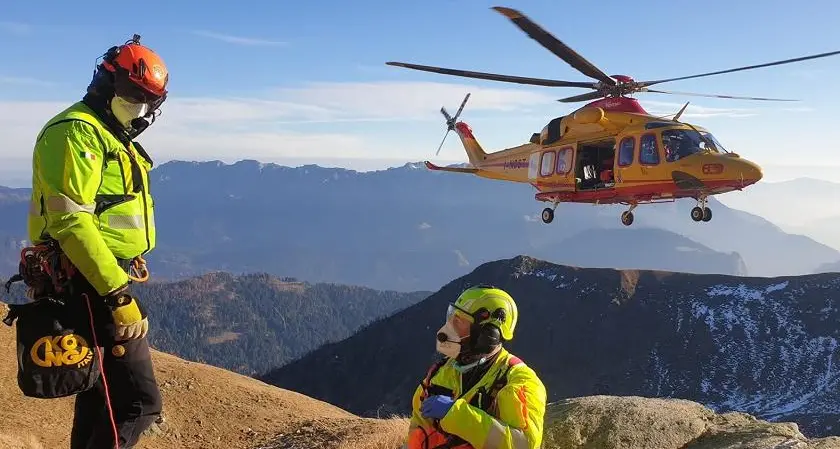 Numerosi incidenti sui sentieri del Trentino e dell'Alto Adige: grave una donna caduta in val di Fassa