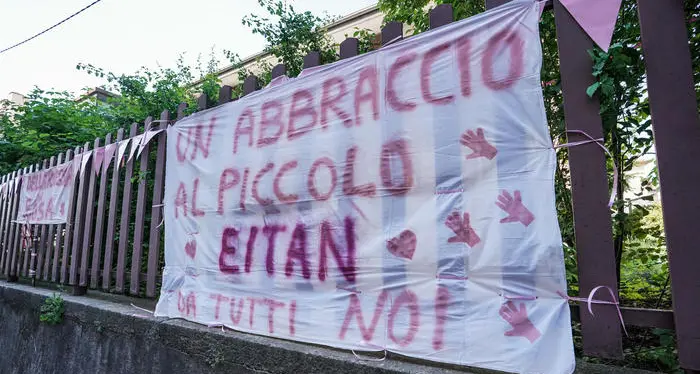 Battaglia legale sull'adozione del piccolo Eitan, unico sopravvissuto nella tragedia del Mottarone