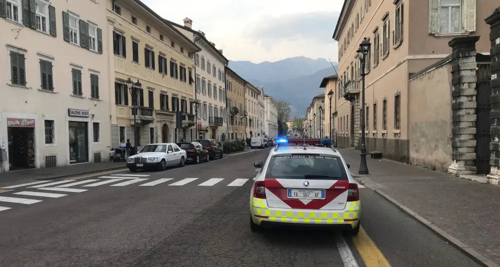 «Basta con le gare di moto in corso Bettini o ci scappa il morto»