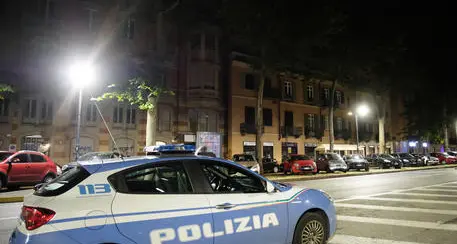 Operazione della polizia contro i no vax: perquisizioni in diverse città italiane