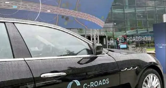 A22 e la guida del futuro: colonne di Tir guidate da un solo autista, e auto che si orientano da sole