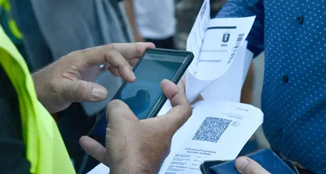 Green pass sul posto di lavoro, il governo vara la app per i controlli