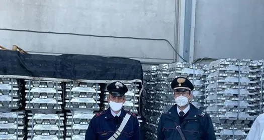 I carabinieri ritrovano 300 quintali di alluminio rubato e anche 24 bancali di vino trentino
