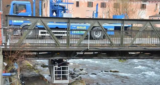 Il ponte vecchio è pericoloso, il ponte nuovo è inagibile, e ora.... un terzo ponte \"provvisorio\" fra Storo e Caffaro