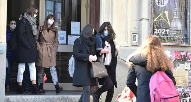 Manifestazione del pubblico impiego il 26 ottobre: molti bimbi non vanno a scuola. Nella sanità garantite solo le urgenze