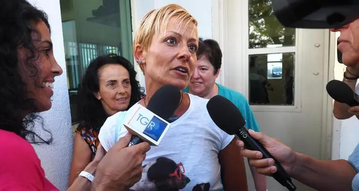 Doppia assoluzione per l'infermiera accusata di due omicidi: \"Non poteva che finire così\"