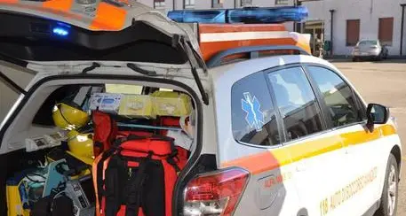 Mamma uccide le figlie di undici e tre anni e poi si dà alla fuga