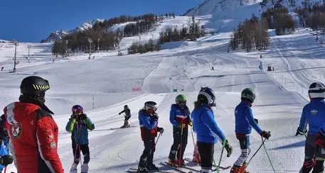 Per chi va sulle piste da sci dal 1° gennaio 2022 scatta l'obbligo di assicurazione. Valeria Ghezzi (Anef): niente proroga dal governo