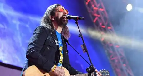 L'ex Timoria Omar Pedrini e Michele Cristoforetti cantano per Chico Forti: “With a little help from my friend”