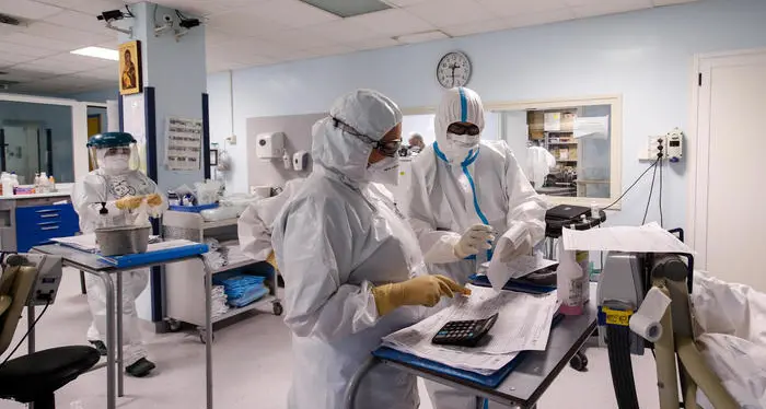 Gimbe: ecco come corre la pandemia in Italia, Bolzano al vertice per aumento settimanale dei contagi: +75%