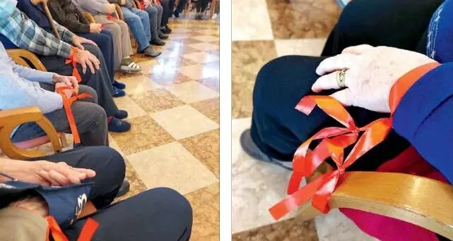 Flash mob contro la violenza sulle donne: a Trento anche il ballo degli anziani sulla note di \"Break the chain\"