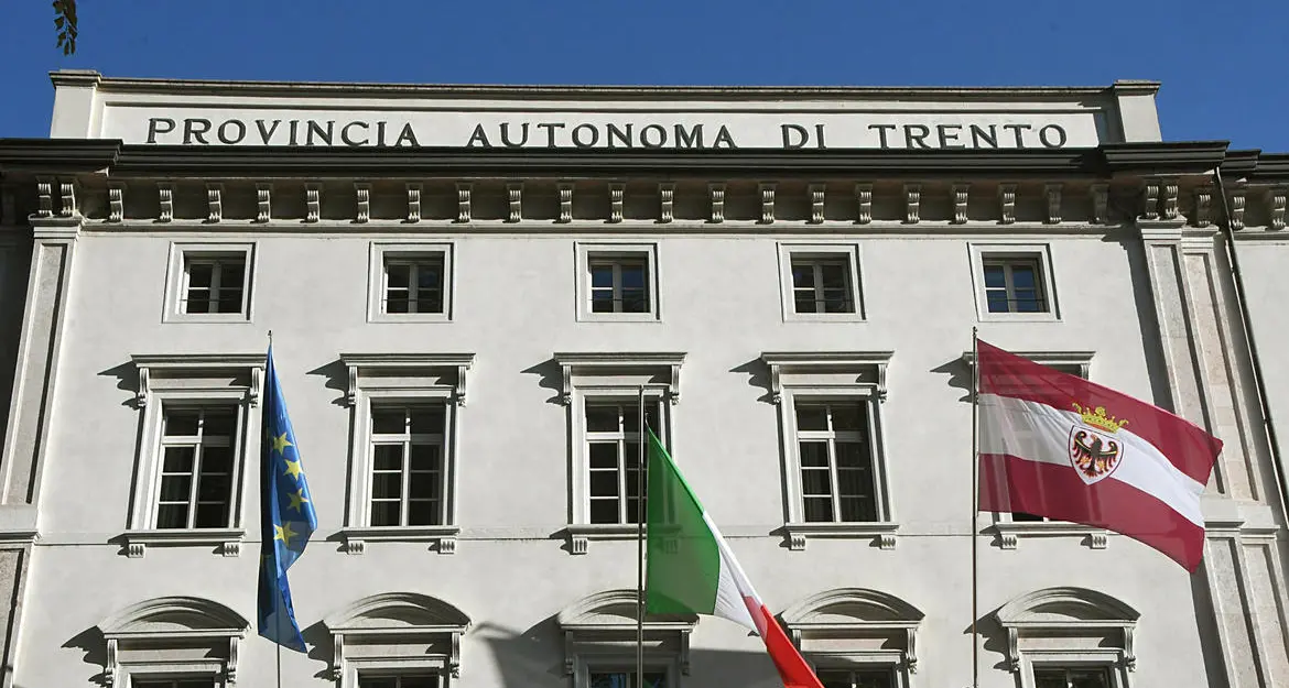 Sciopero dei dipendenti pubblici il 16 dicembre, la Provincia parla di \"violazioni\". Sindacati furiosi: \"Fa confusione per intimidire i lavoratori\"