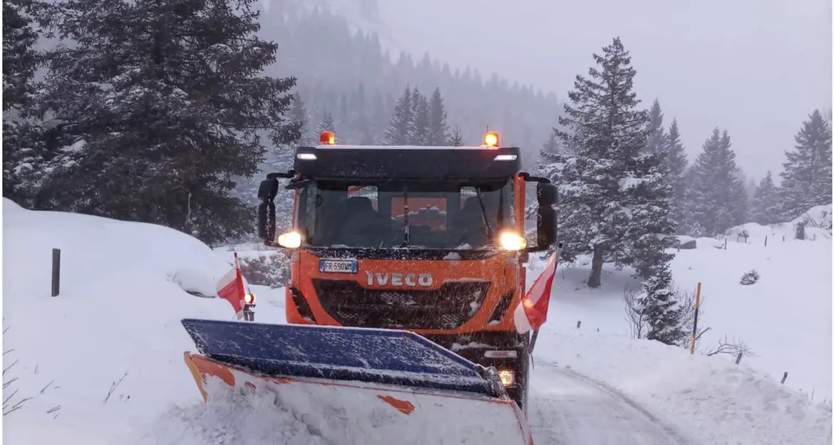 In campo 350 mezzi spazzaneve, domani alcuni treni cancellati fra Ala e Bolzano per la pulizia degli scambi