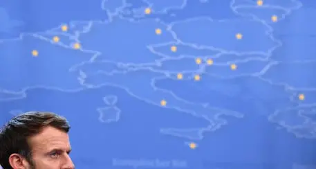 Test covid ai vaccinati, Macron boccia l'Italia e dà una \"lezione\" di europeismo