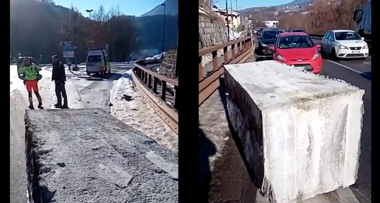 Enorme blocco di cemento cade da un camion e piomba in strada: sfiorate un'auto e un'ambulanza